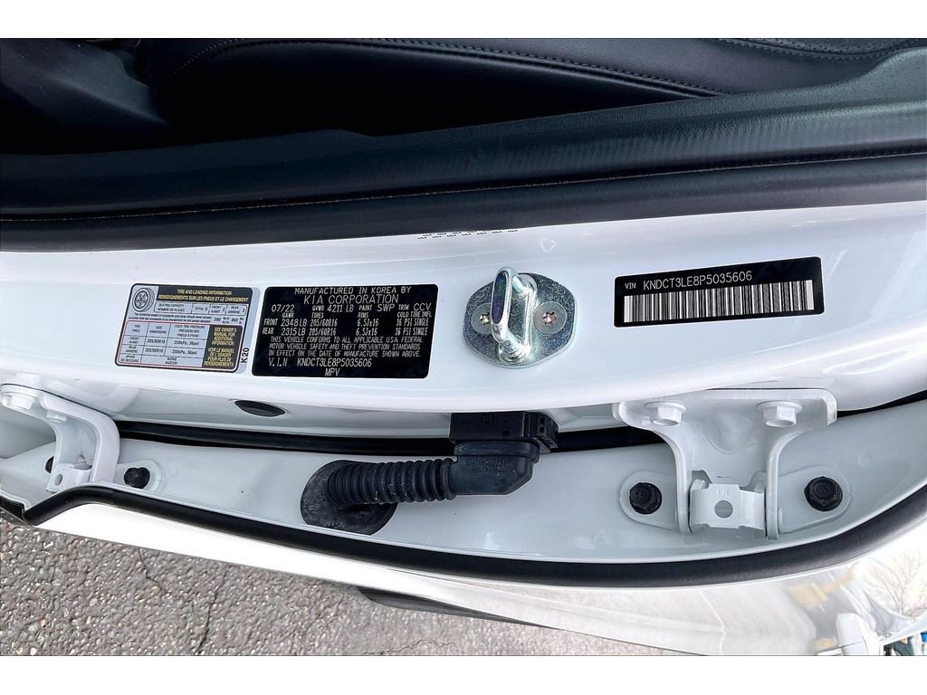 Used 2023 Kia Niro SX image 32