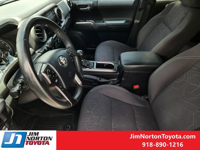 Used 2017 Toyota Tacoma TRD Off-Road w/ Tow Package (A/T) AWD/4WD image 14