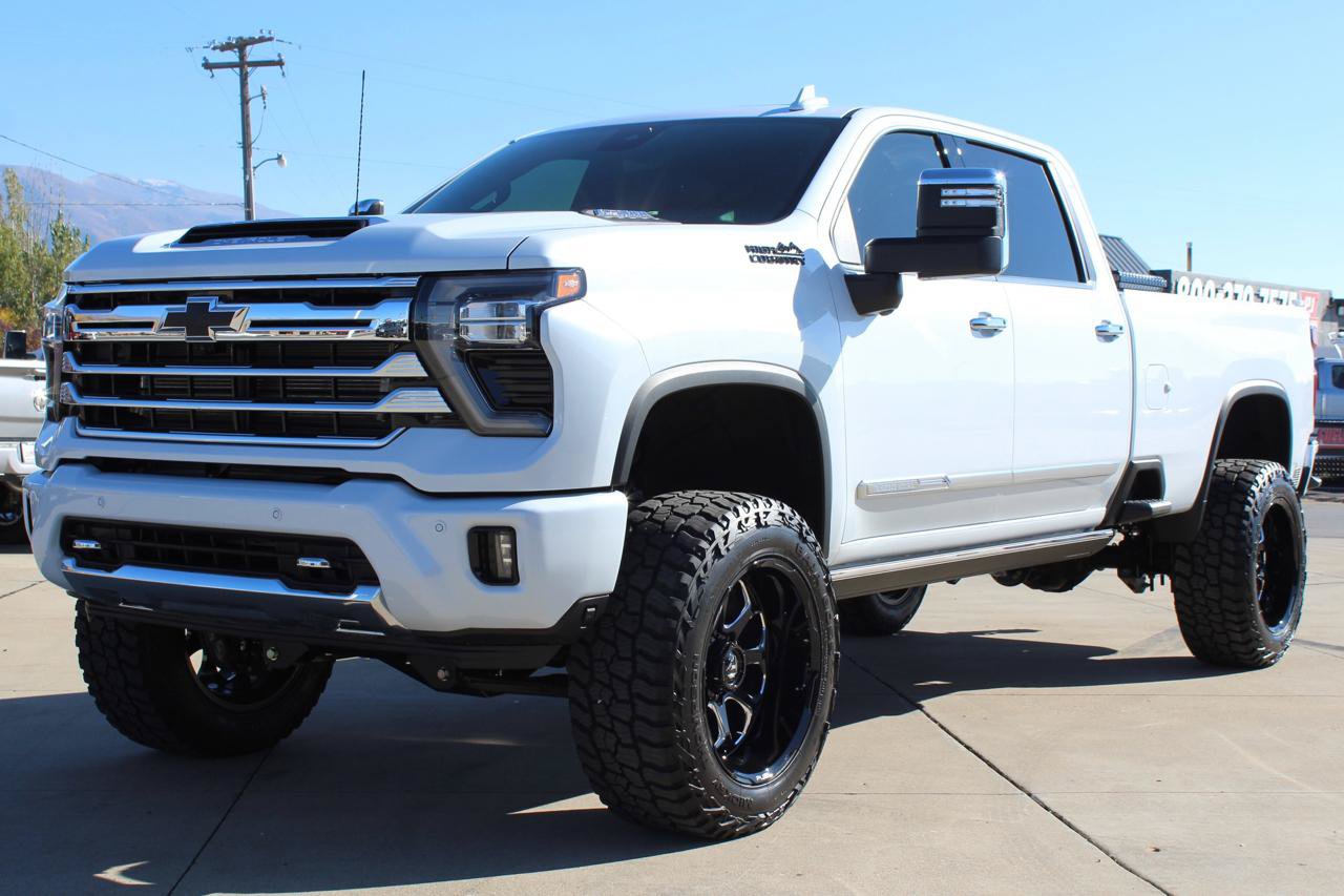 Used 2026 Chevrolet Silverado 3500 High Country w/ High Country Premium Package AWD/4WD image 5