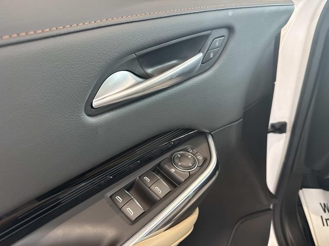 Certified 2024 Cadillac XT4 Luxury w/ Cold Weather Package AWD/4WD image 16