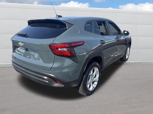 Used 2025 Chevrolet Trax LS w/ LS Convenience Package FWD image 8