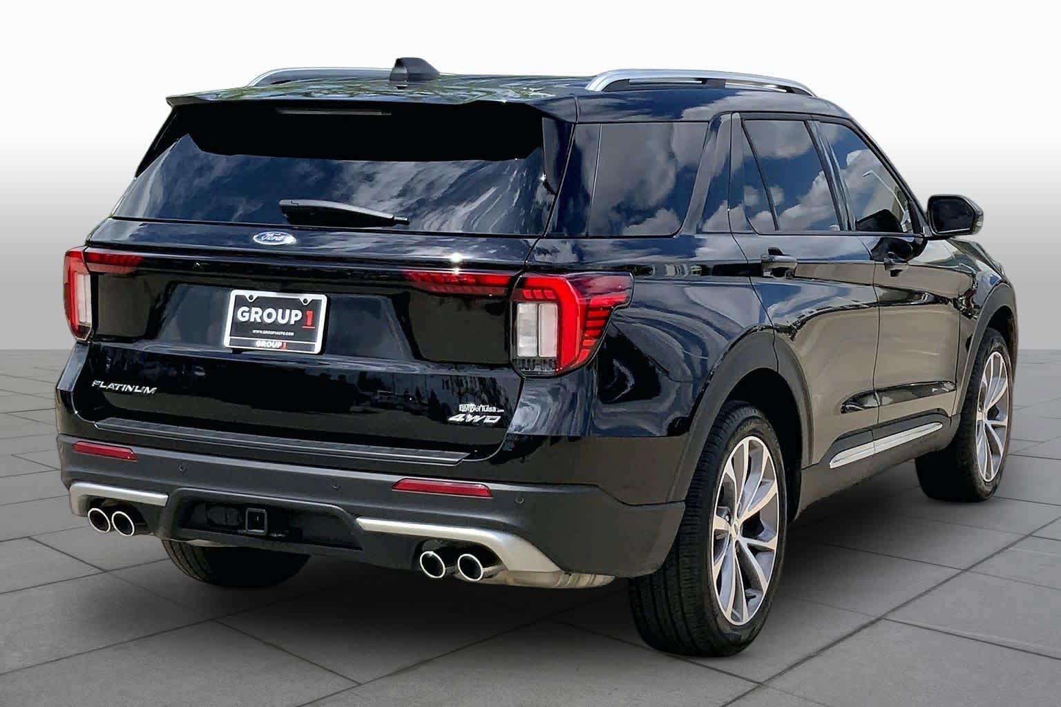 Used 2025 Ford Explorer Platinum w/ Ultimate Package AWD/4WD image 12