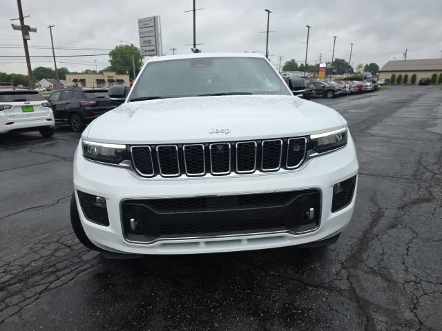 Used 2025 Jeep Grand Cherokee L Overland w/ Advanced Protech Group III AWD/4WD image 11