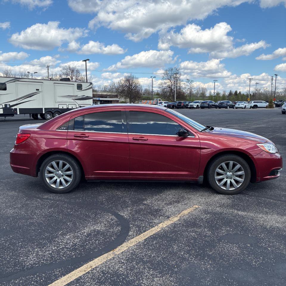Used 2013 Chrysler 200 Touring FWD image 5