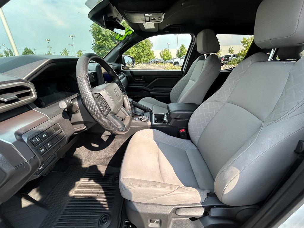 Used 2025 Toyota Tacoma SR5 AWD/4WD image 13