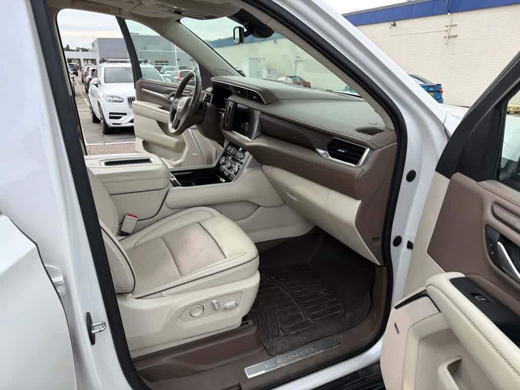 Used 2022 GMC Yukon XL Denali AWD/4WD image 16