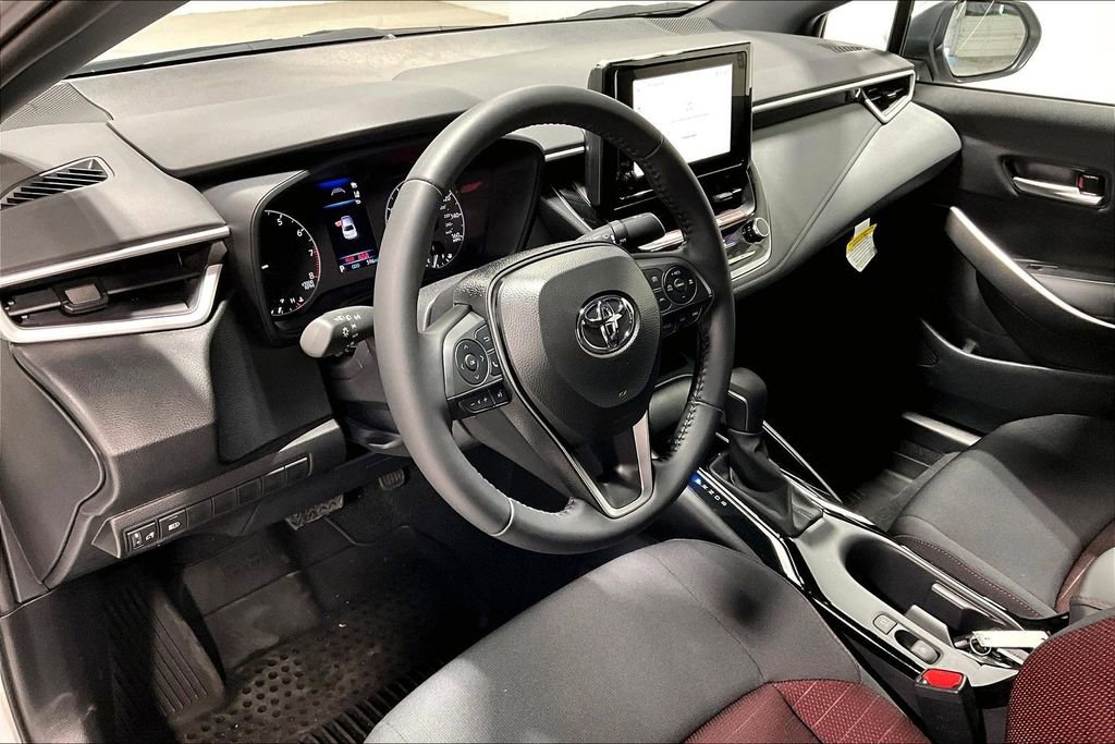 Used 2025 Toyota Corolla SE image 16