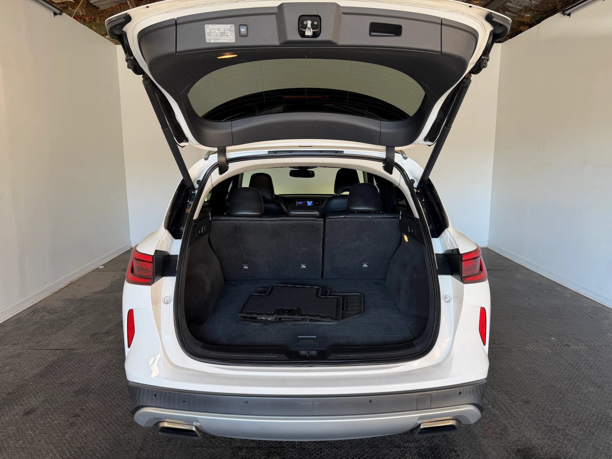 Used 2019 INFINITI QX50 Essential AWD/4WD image 8