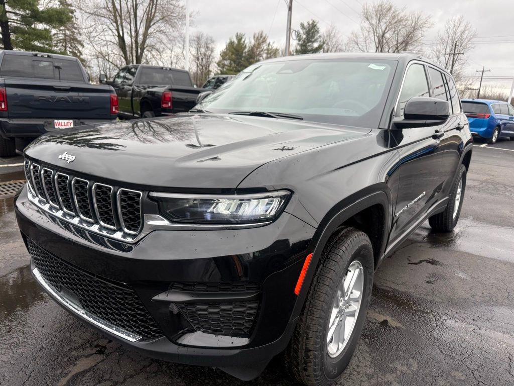 New 2025 Jeep Grand Cherokee Laredo w/ Luxury Tech Group I image 6