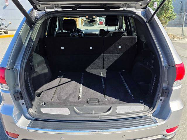 Used 2017 Jeep Grand Cherokee Limited AWD/4WD image 13