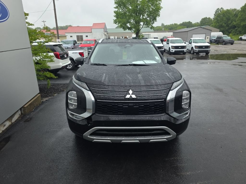 Used 2023 Mitsubishi Outlander SEL Black Edition AWD/4WD image 3