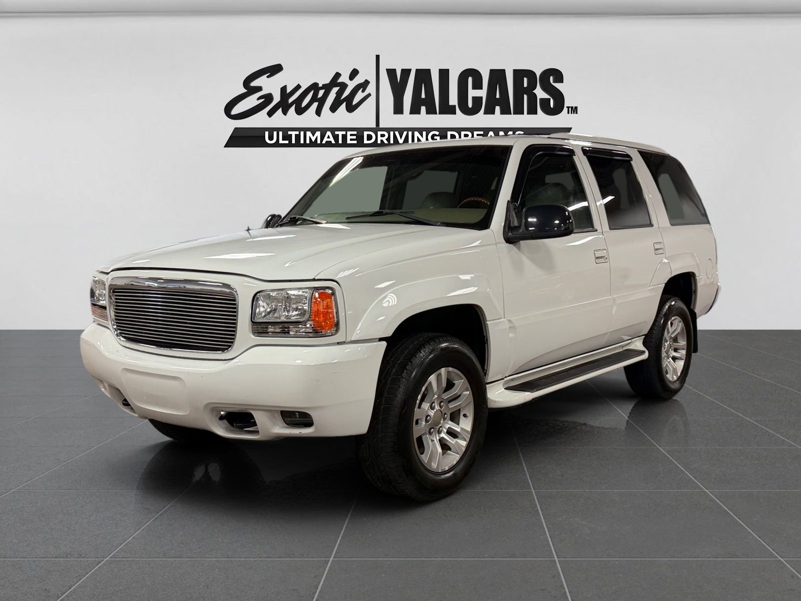 Used 2000 Cadillac Escalade 4WD image 1