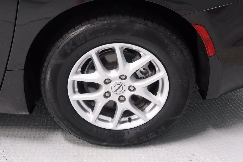 Used 2023 Chrysler Pacifica Touring-L FWD image 18