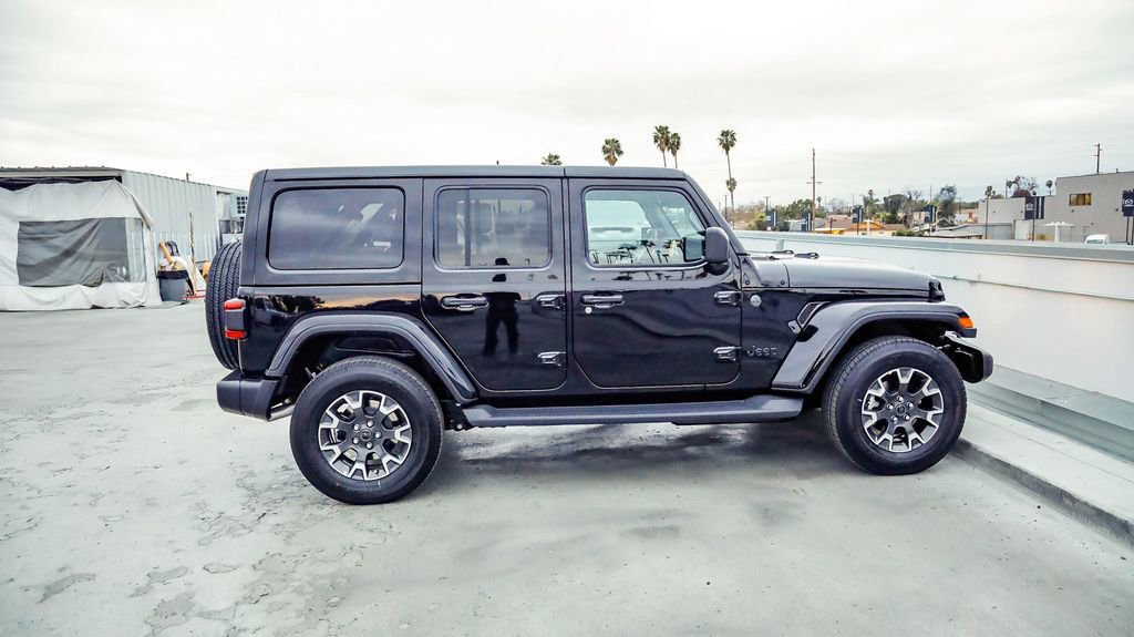 New 2026 Jeep Wrangler Unlimited Sahara AWD/4WD image 13