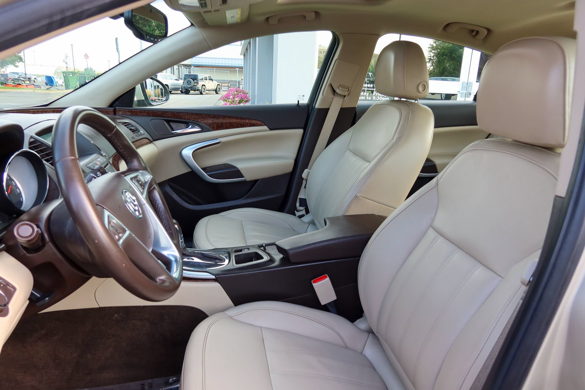 Used 2013 Buick Regal Premium FWD image 16