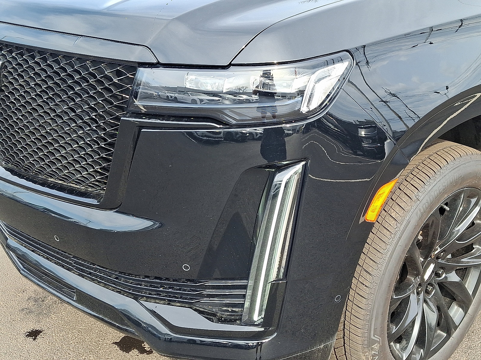 Certified 2022 Cadillac Escalade ESV Sport w/ LPO, ONYX Package AWD/4WD image 11