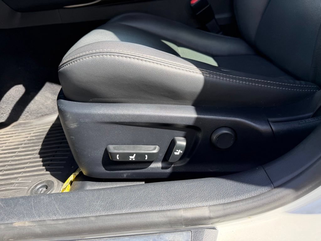 Used 2018 Lexus IS 300 AWD w/ Comfort Package image 15