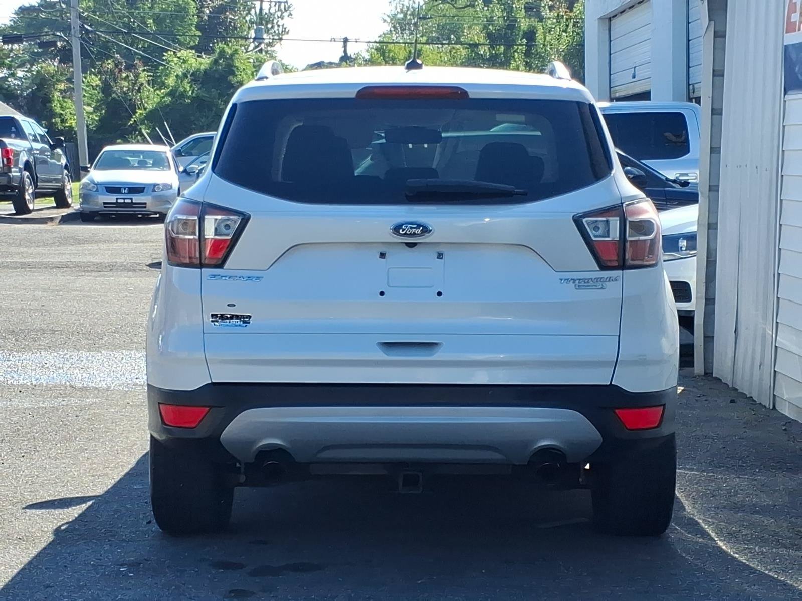 Used 2017 Ford Escape Titanium FWD image 4