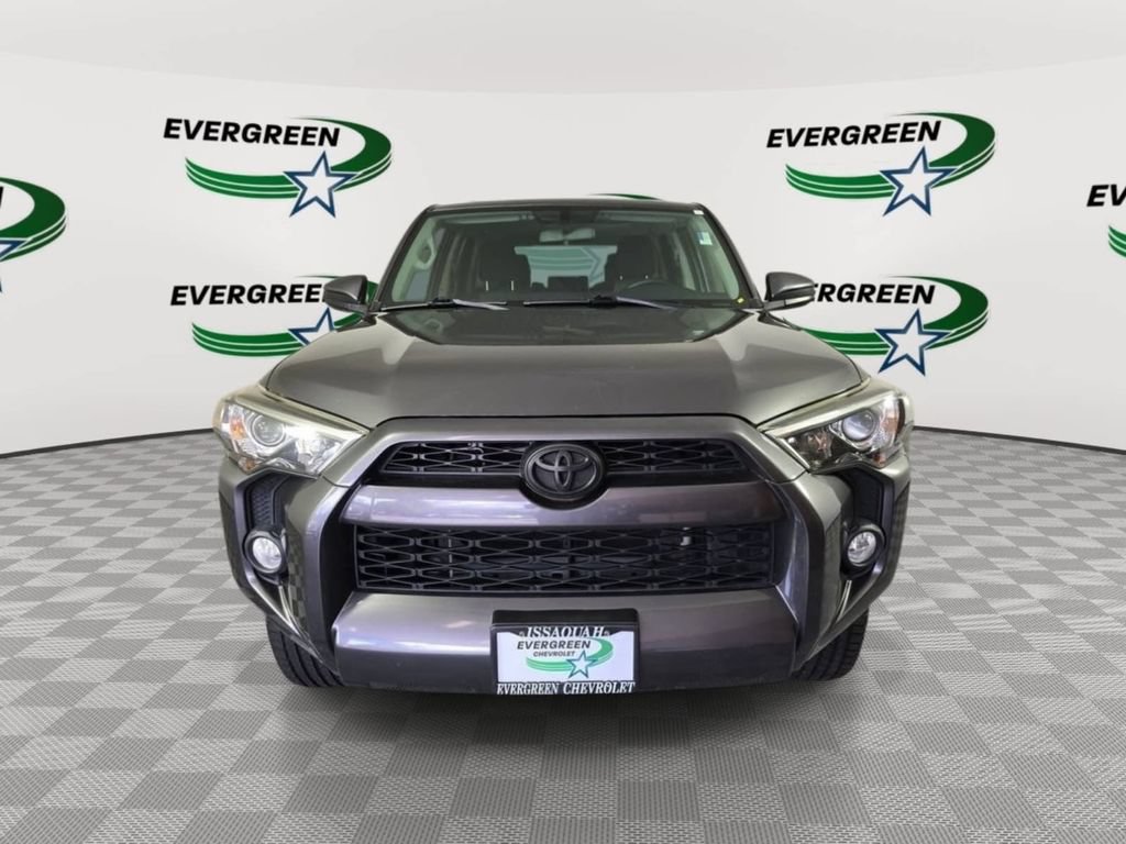 Used 2016 Toyota 4Runner SR5 AWD/4WD image 8