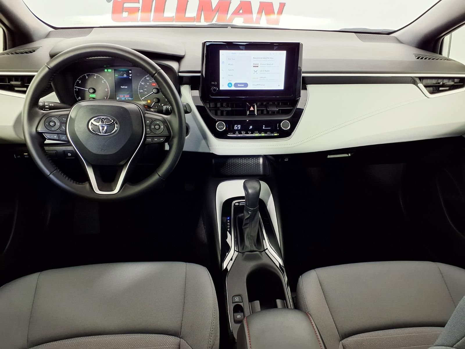 Used 2023 Toyota Corolla SE image 12