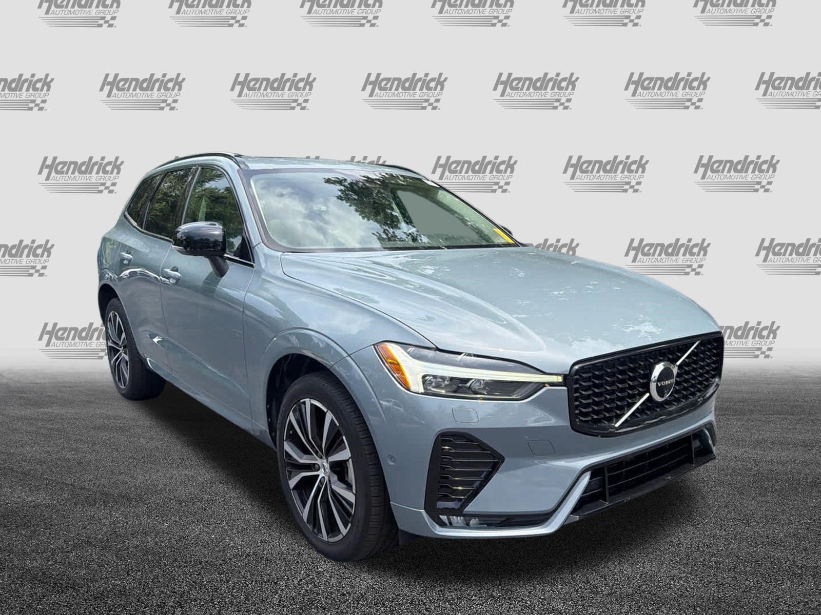 Used 2024 Volvo XC60 B5 Plus w/ Protection Package Premier AWD/4WD image 3