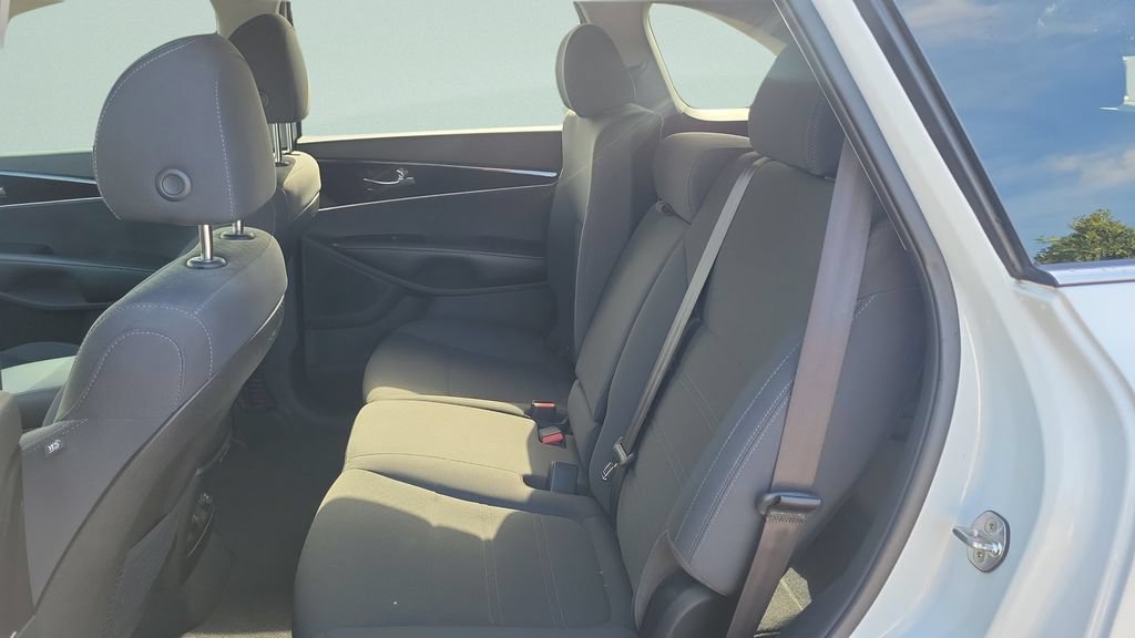 Used 2019 Kia Sorento S FWD image 10