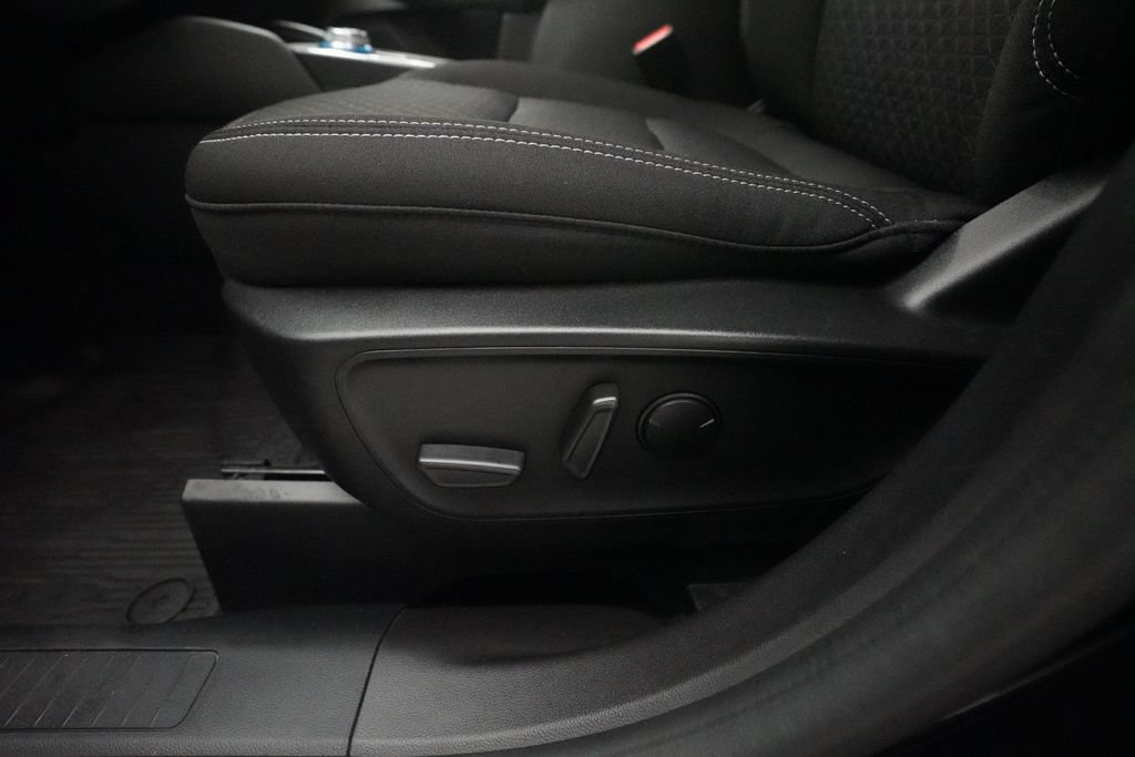 Used 2023 Ford Escape Active w/ Tech Pack #2 AWD/4WD image 29
