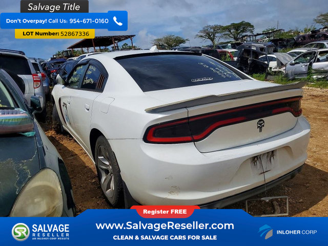 Used 2016 Dodge Charger SXT RWD image 3