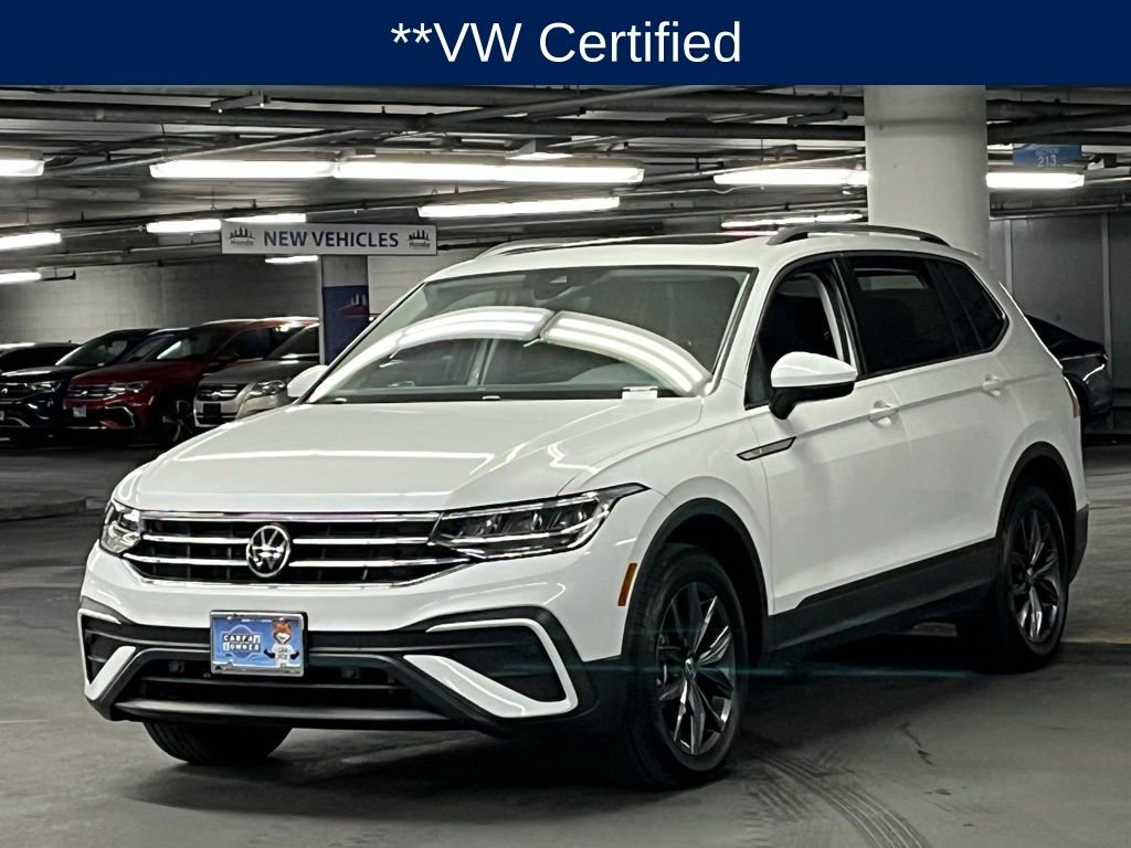 Used 2023 Volkswagen Tiguan SE w/ Panoramic Sunroof Package AWD/4WD image 3