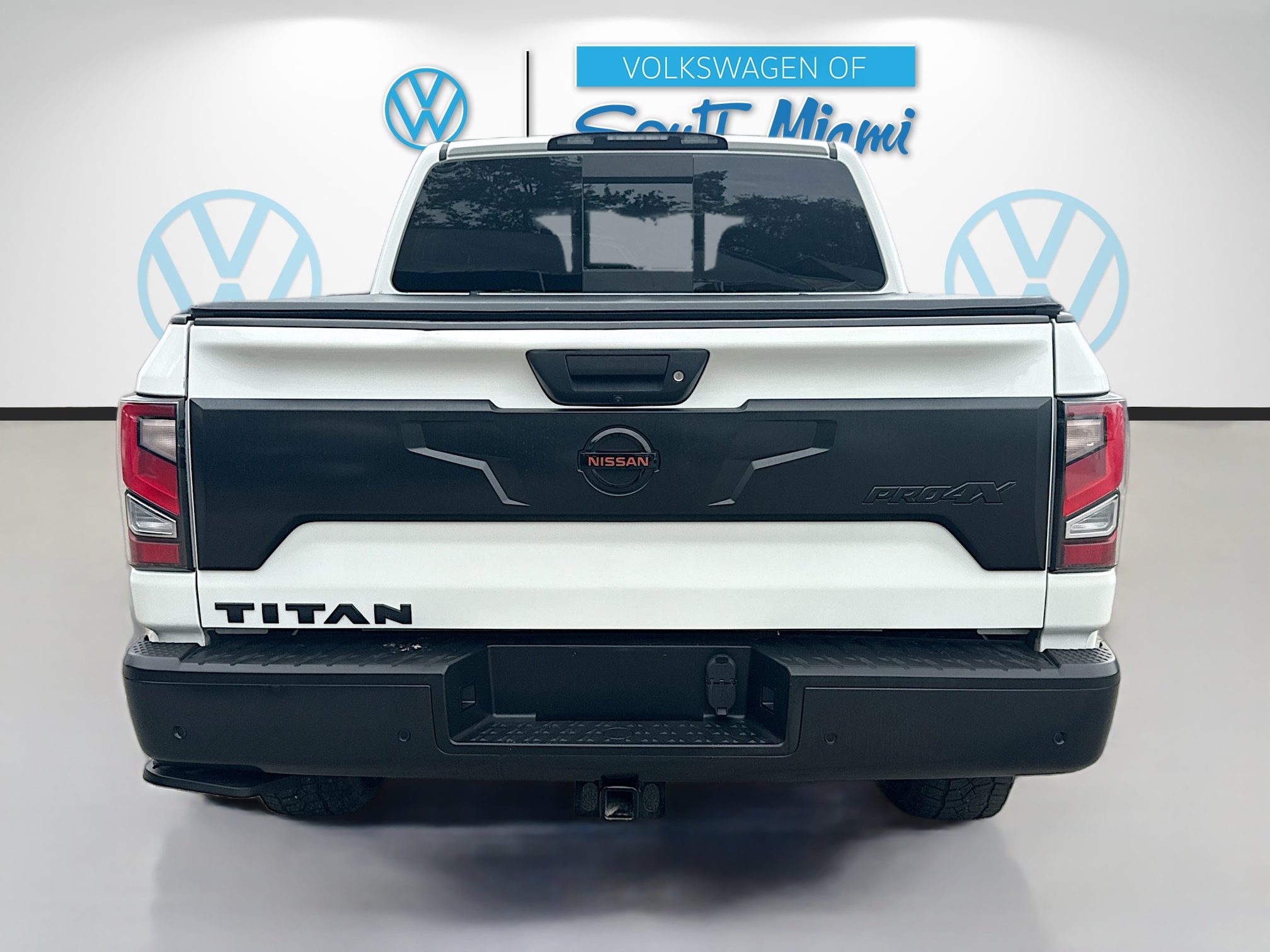 Used 2021 Nissan Titan PRO-4X w/ Pro-4x Utility Package AWD/4WD image 6