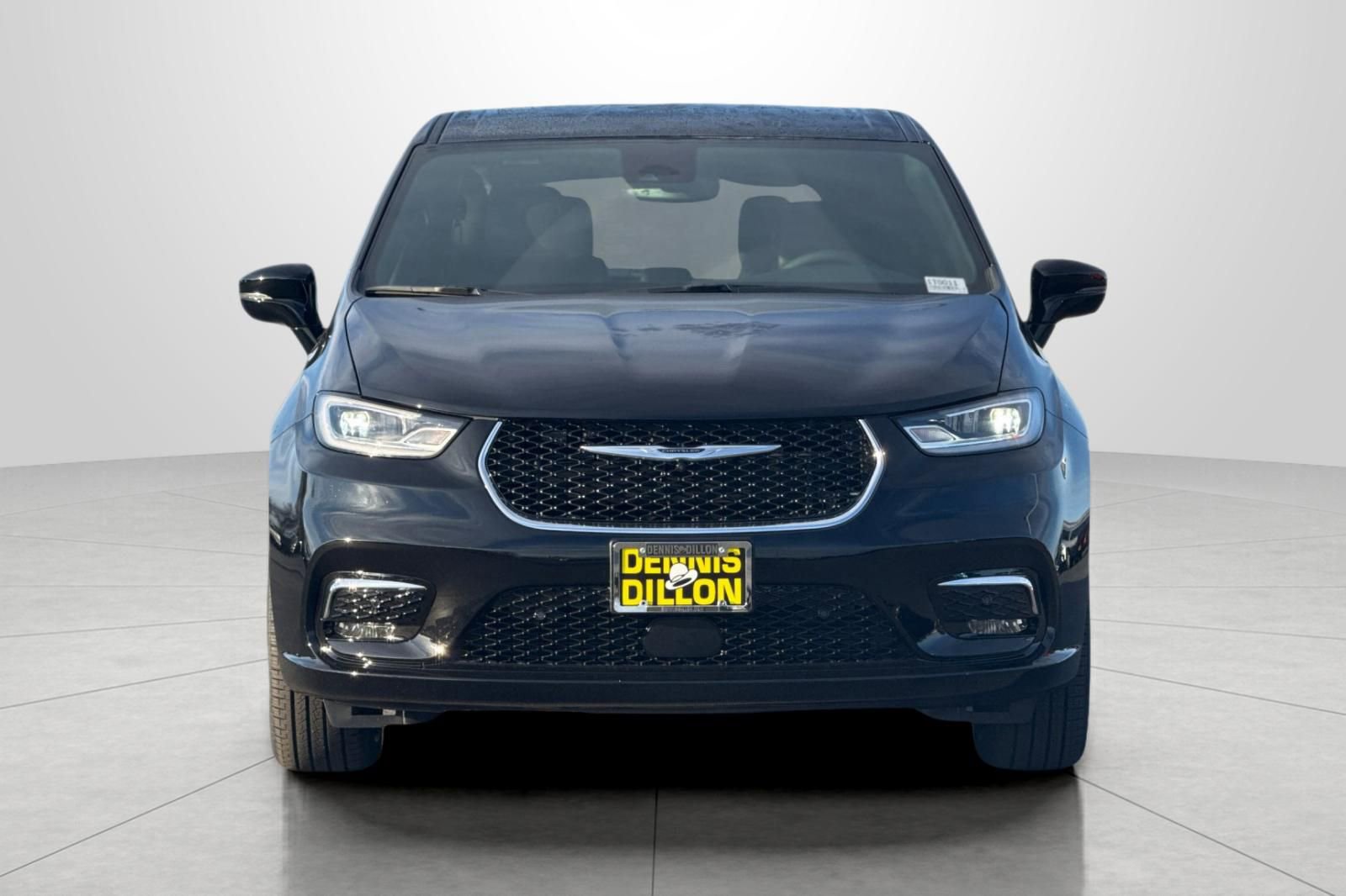 New 2026 Chrysler Pacifica Select image 2