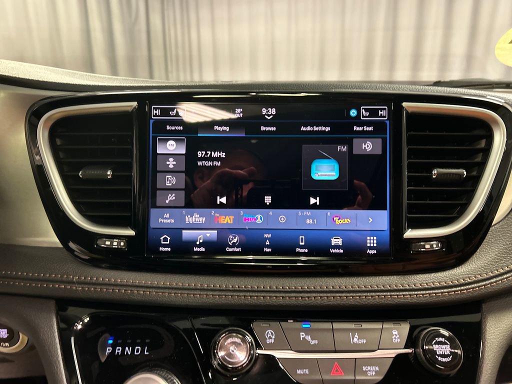 New 2026 Chrysler Pacifica Pinnacle FWD image 15