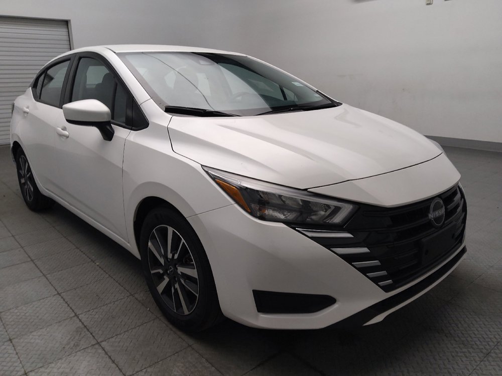 Used 2025 Nissan Versa SV FWD image 13