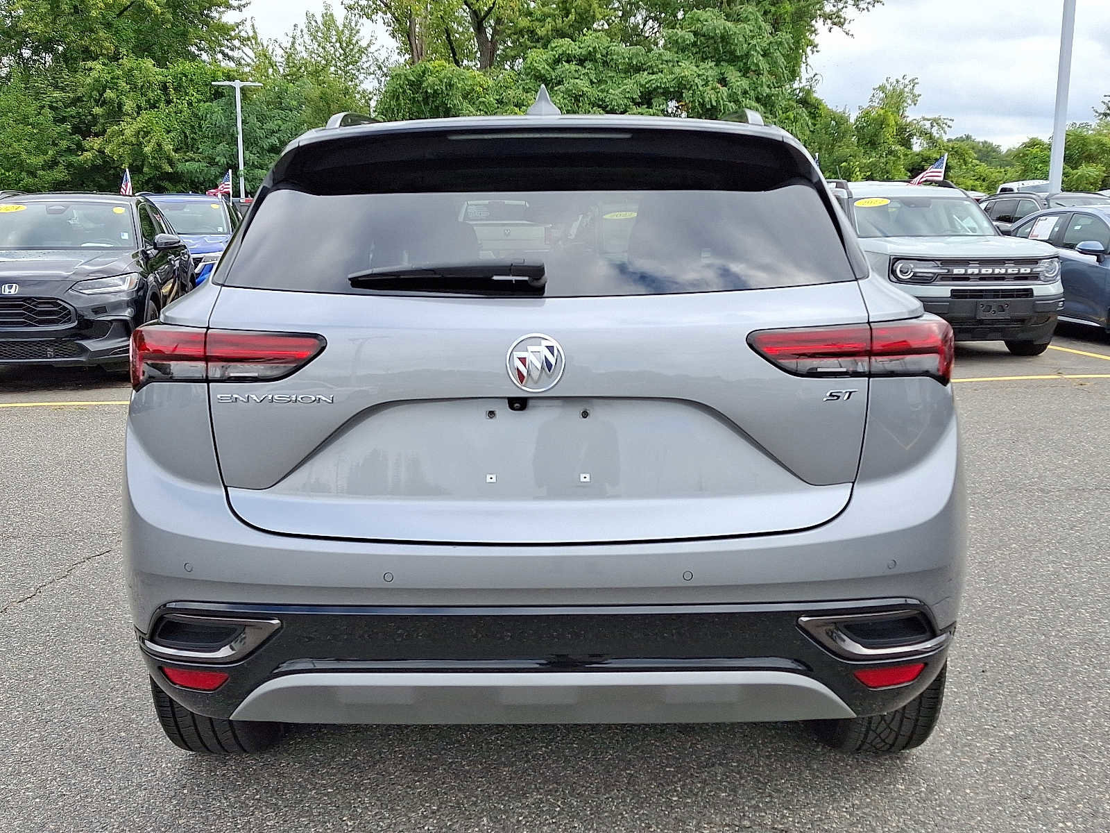 Used 2023 Buick Envision Essence w/ Sport Touring Package image 5