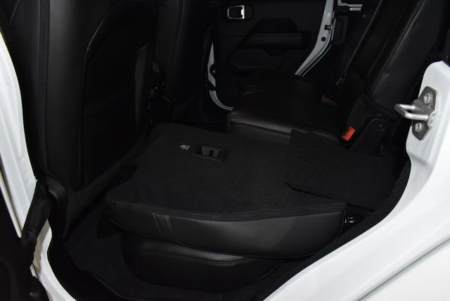 Used 2022 Jeep Wrangler Unlimited Sahara image 30