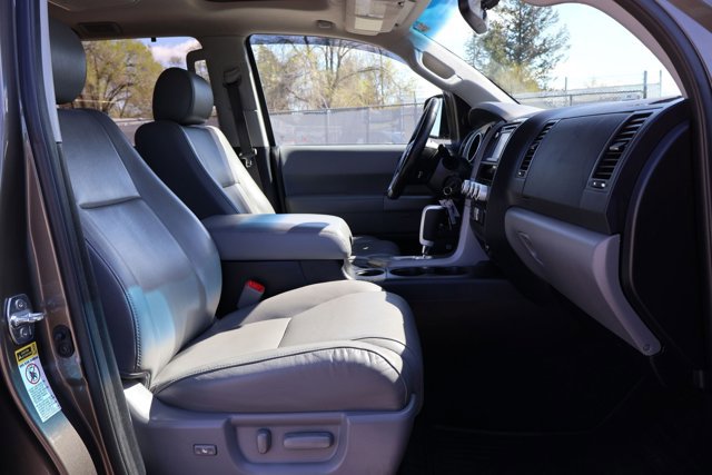 Used 2014 Toyota Sequoia Limited image 30
