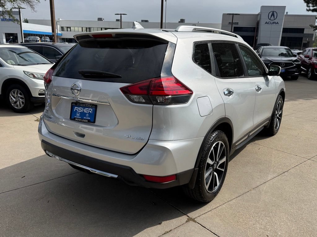 Used 2017 Nissan Rogue SL w/ SL Premium Package AWD/4WD image 4