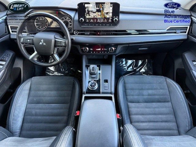 Used 2023 Mitsubishi Outlander SE image 17