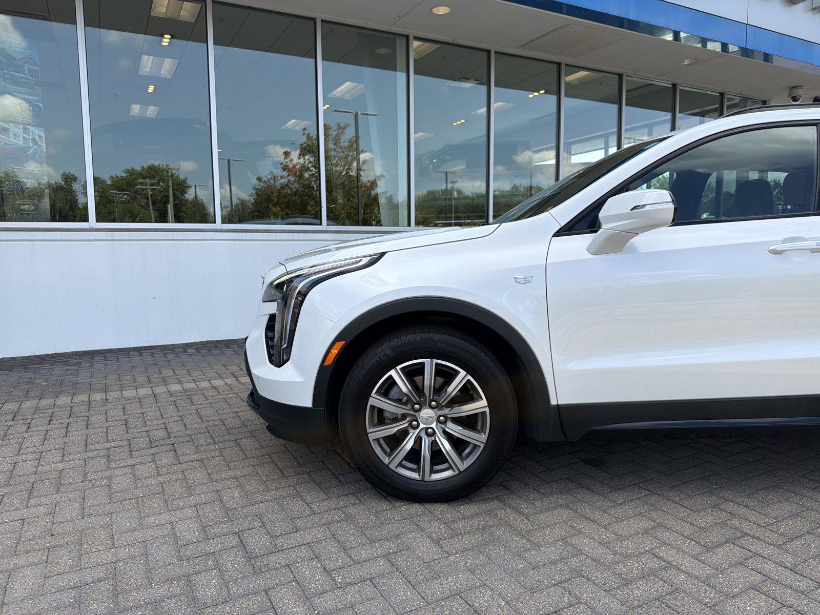 Used 2023 Cadillac XT4 Sport AWD/4WD image 9