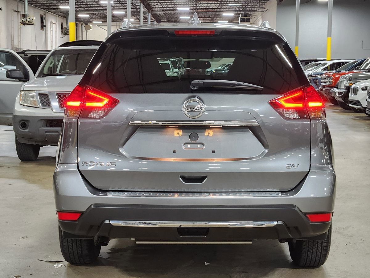 Used 2017 Nissan Rogue SV w/ SV Family Package FWD image 10