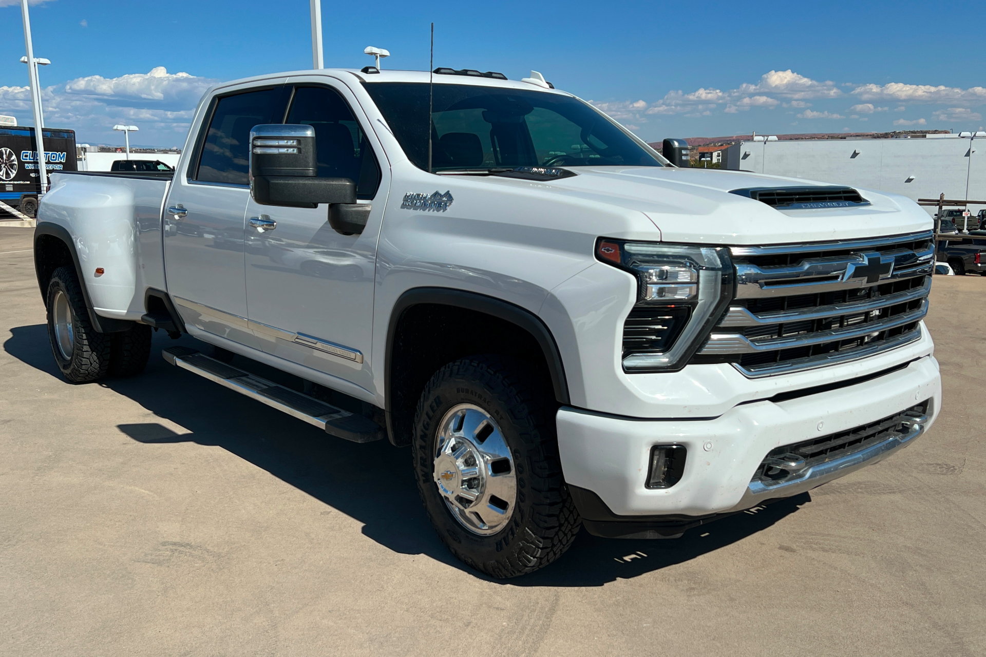 Used 2024 Chevrolet Silverado 3500 High Country w/ High Country Premium Package AWD/4WD image 7