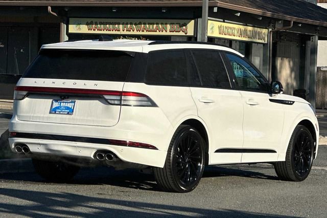 Used 2025 Lincoln Aviator Reserve w/ Jet Appearance Package image 3