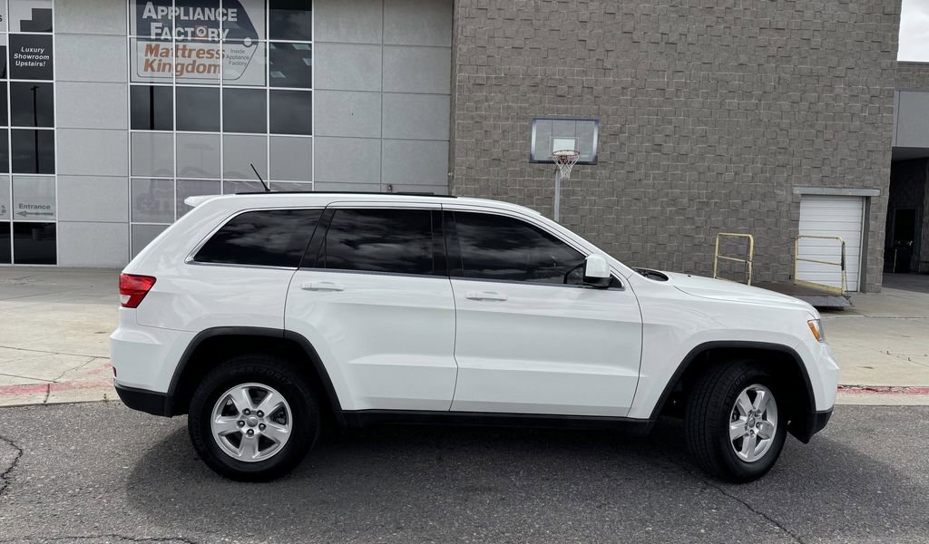 Used 2012 Jeep Grand Cherokee Laredo AWD/4WD image 5