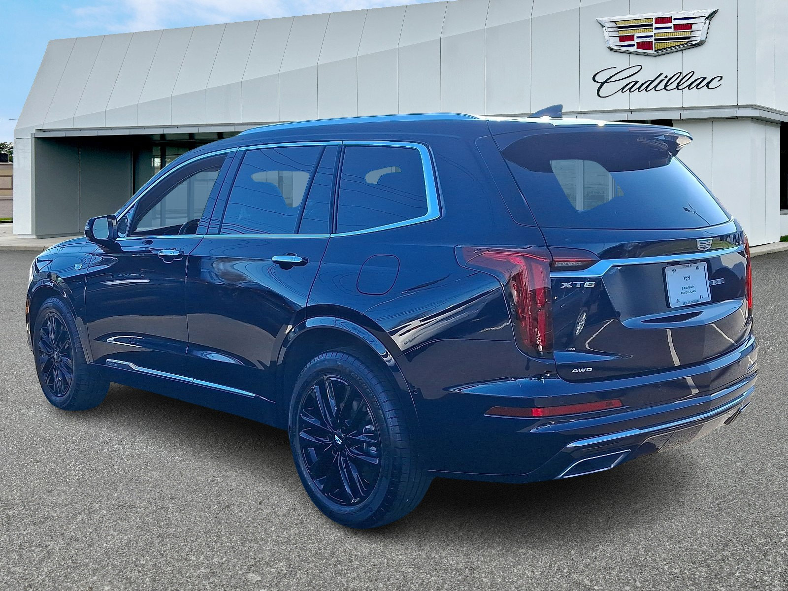 Certified 2022 Cadillac XT6 Premium Luxury w/ Technology Package image 4