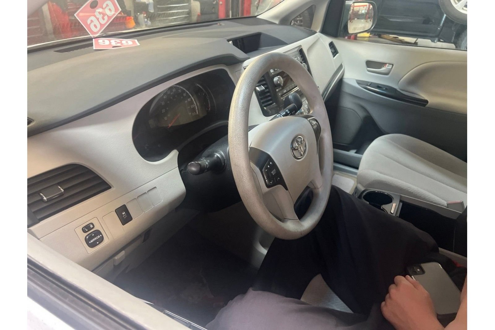 Used 2013 Toyota Sienna LE FWD image 6