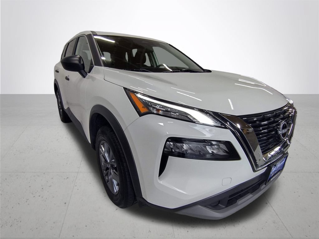Used 2023 Nissan Rogue S AWD/4WD image 4