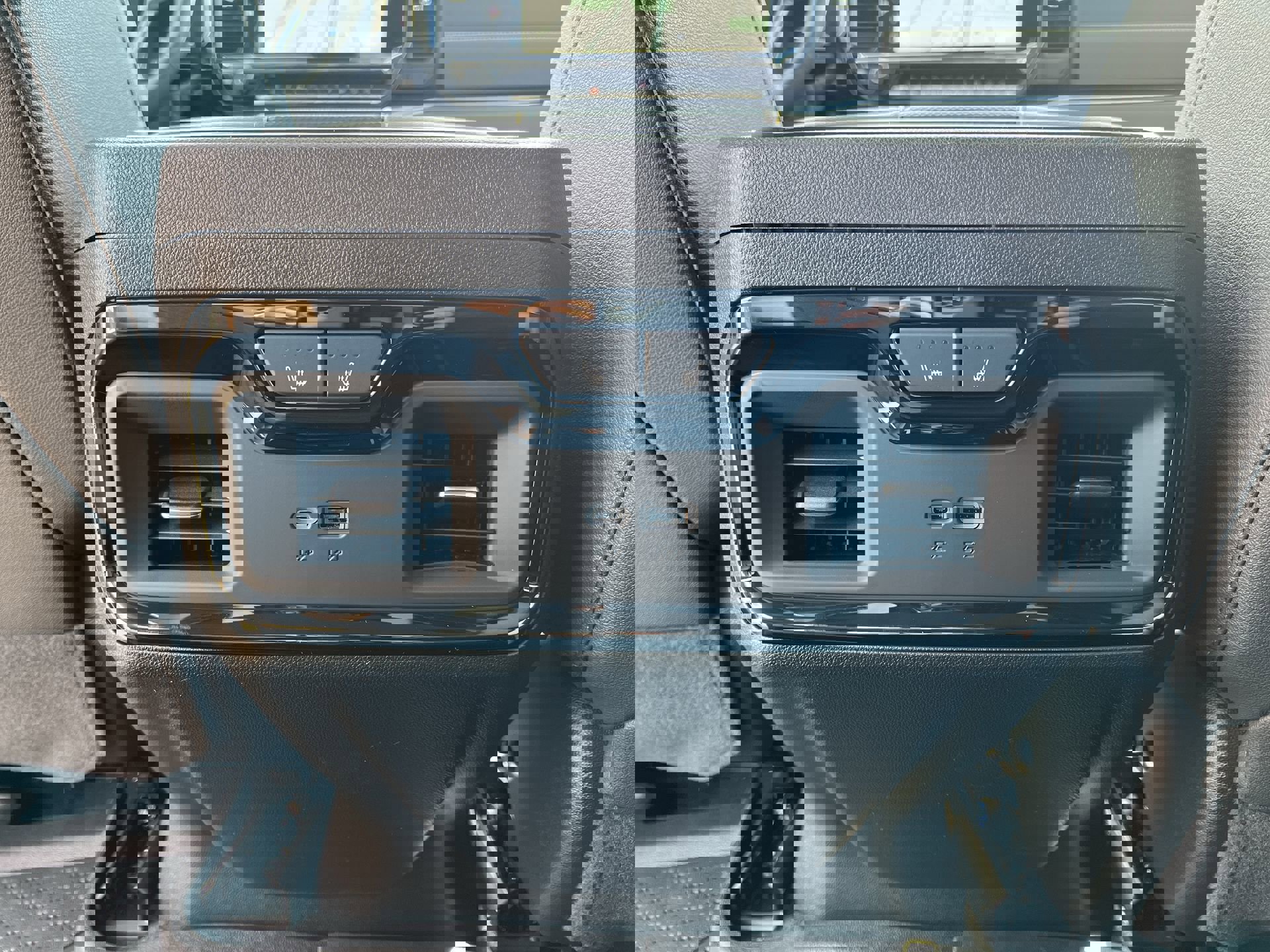 New 2025 Chevrolet Silverado 2500 ZR2 w/ Technology Package image 58