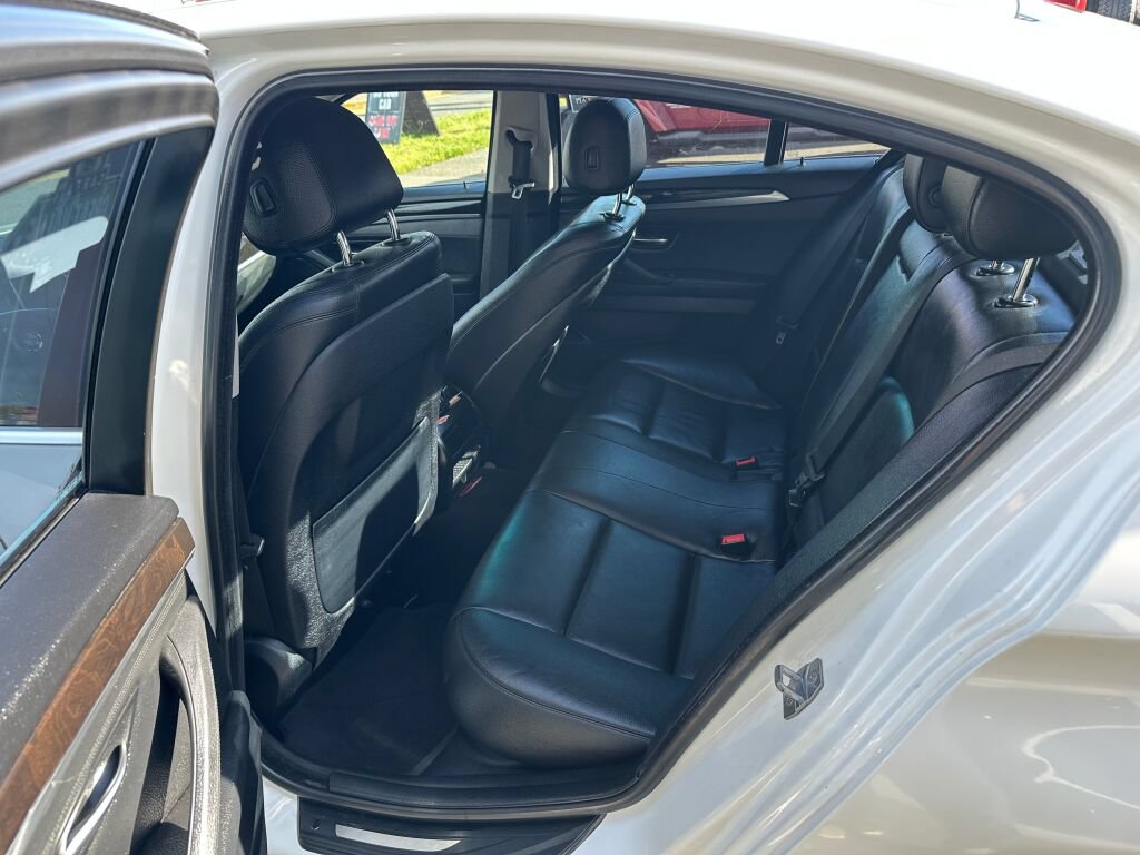 Used 2014 BMW 528i xDrive Sedan AWD/4WD image 11