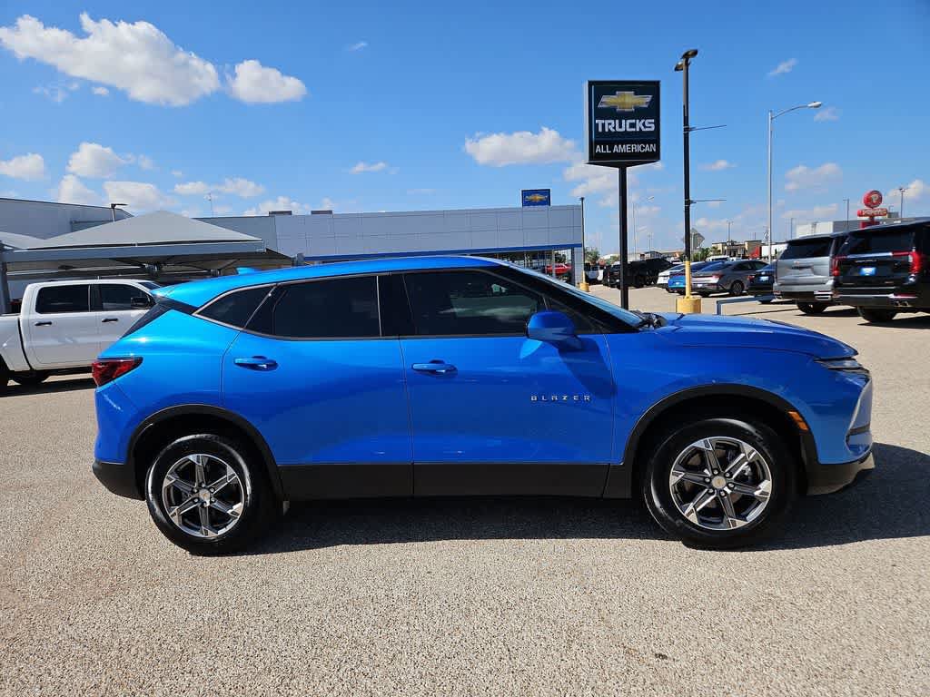 Used 2026 Chevrolet Blazer LT FWD image 9