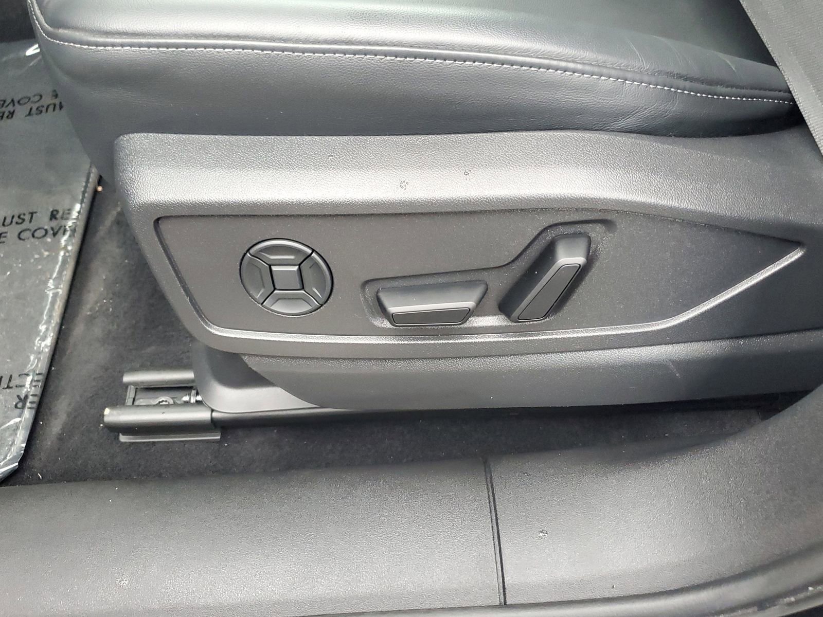 Used 2025 Audi Q5 Premium w/ Convenience Package image 20